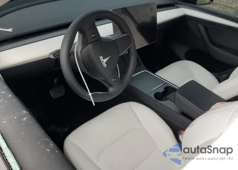2024 Tesla Model Y из США, поврежденный, VIN 7SAYGDED3RF050541